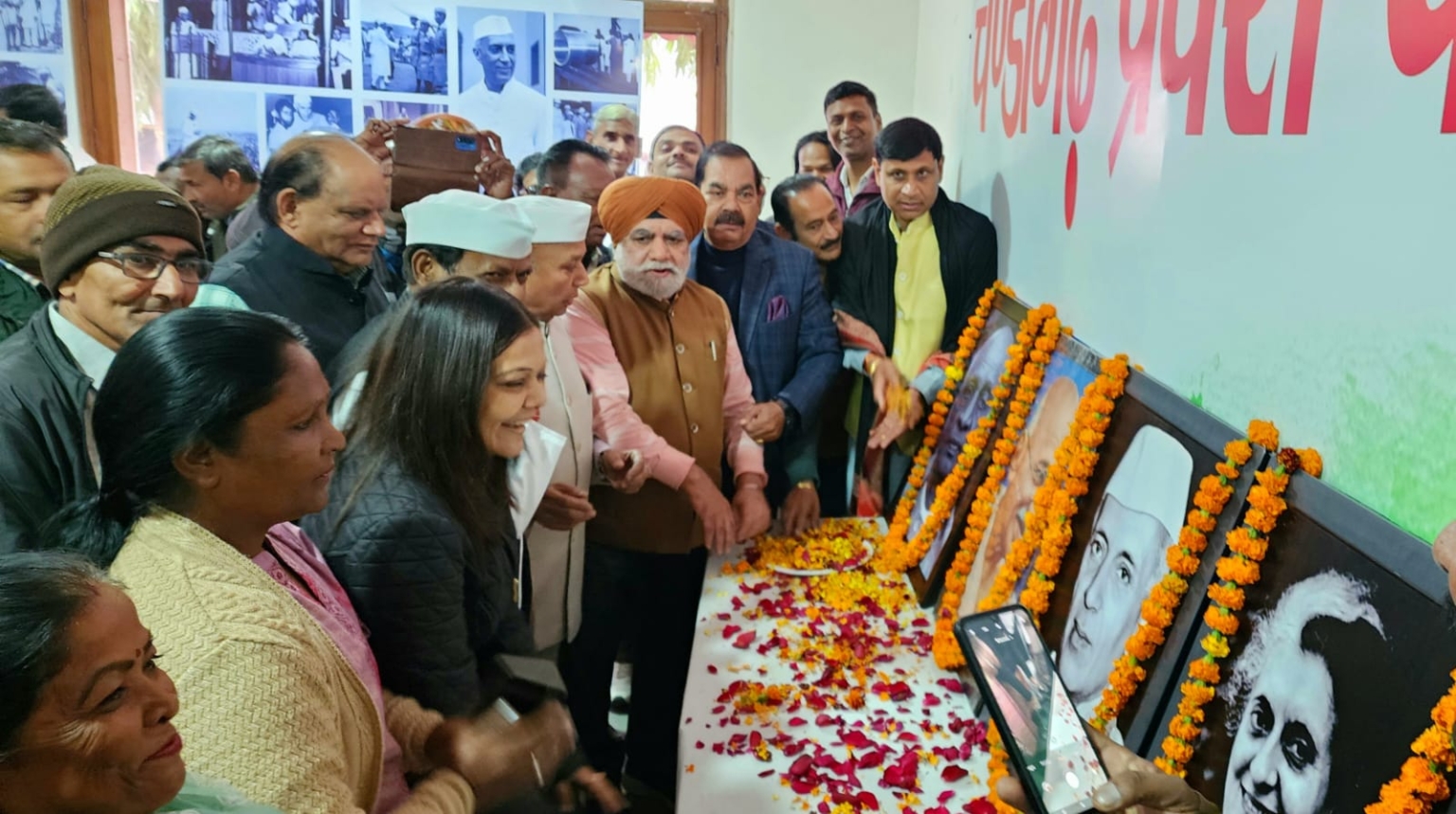 कांग्रेस ने चुनावी अभियान की शुरुआत की