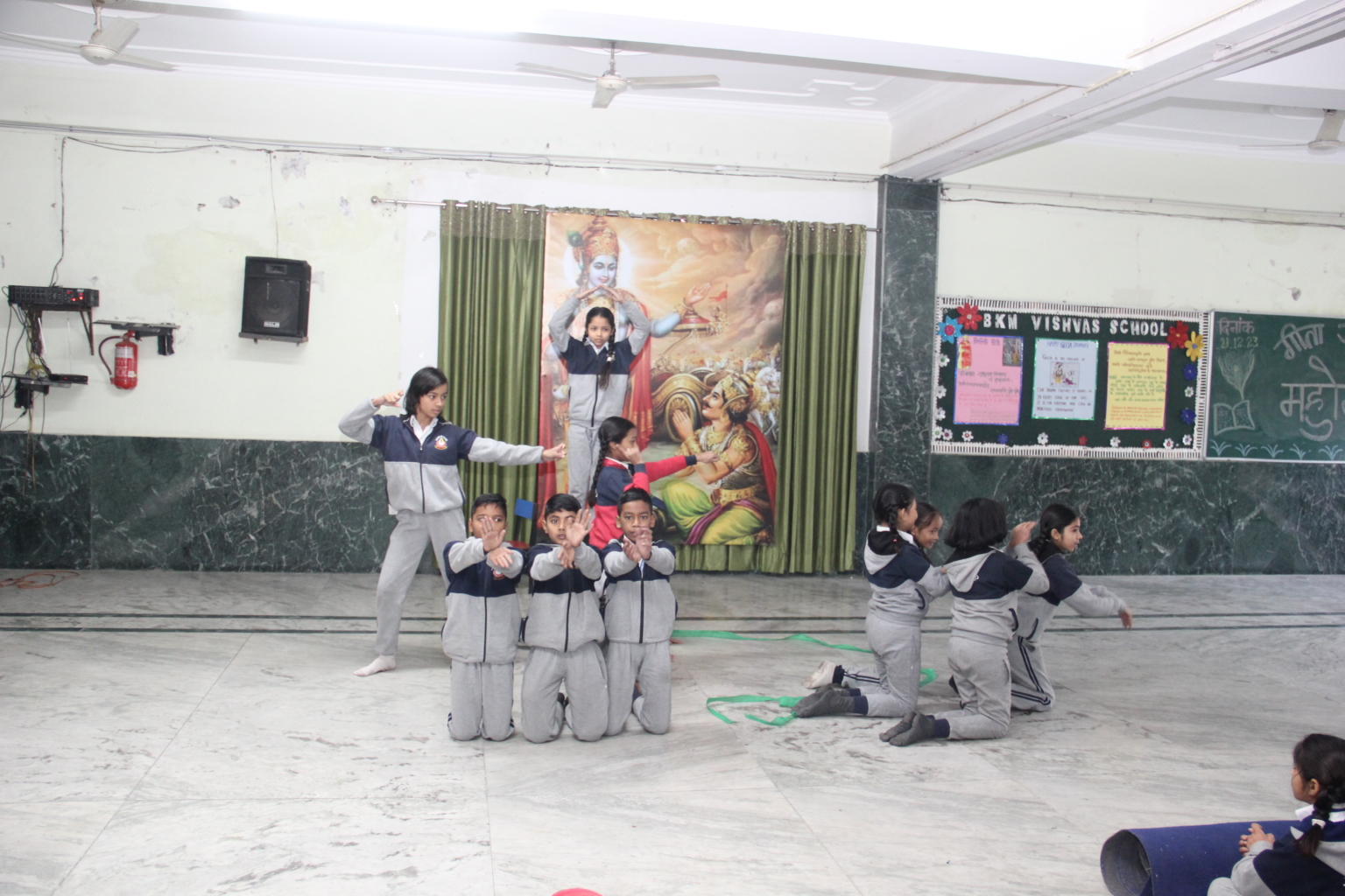 साप्ताहिक गीता जयंती महोत्सव कार्यक्रम मे संगीत व नृत्य कला का प्रदर्शन