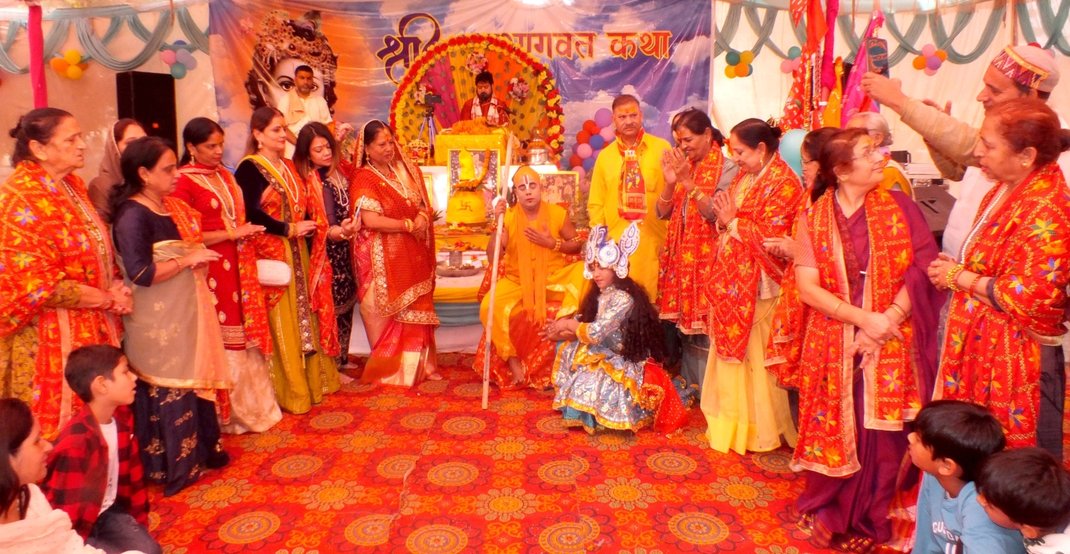 भगवान के जयकारों से गूंजामयी हुआ वातावरण, मधुर भजनों पर नृत्य कर श्रद्धालु हुए मंत्रमुग्ध