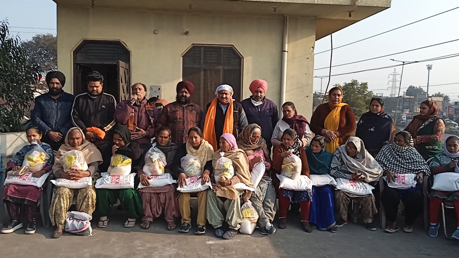 समाज भलाई सेवा संगठन तथा एंटी क्राईम एंटी करप्शन सोसाईटी का 113 वां राशन वितरण समारोह