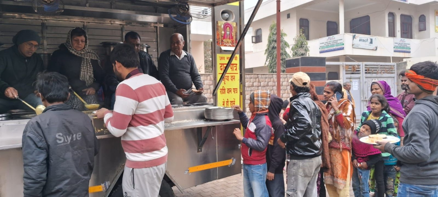 श्री श्याम करूणा फाउंडेशन ने भगवान श्री राम की प्रतिमा की प्राण प्रतिष्ठा के मौके पर आयोजित किया भंडारा