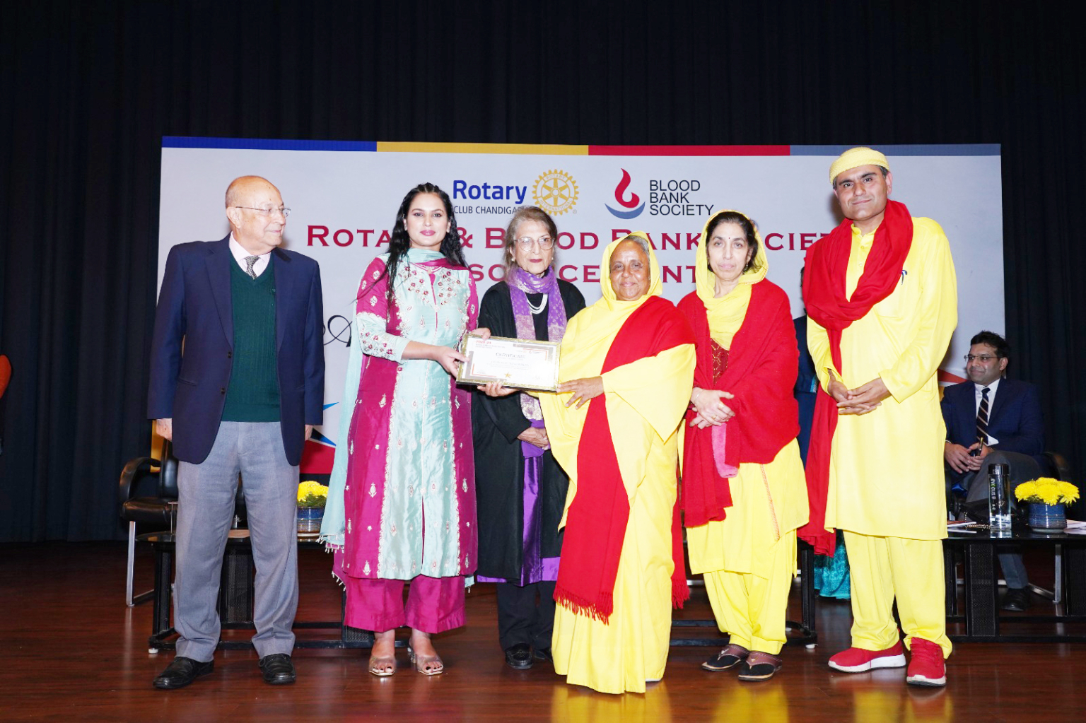 विश्वास फाउंडेशन को स्टार कैंप ऑर्गनाइज़र का अवॉर्ड देकर किया गया सम्मानित