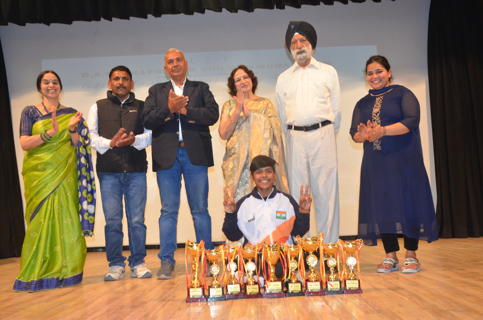 रिद्दिमा बब्बर को मिला मिस डीएवी का खिताब