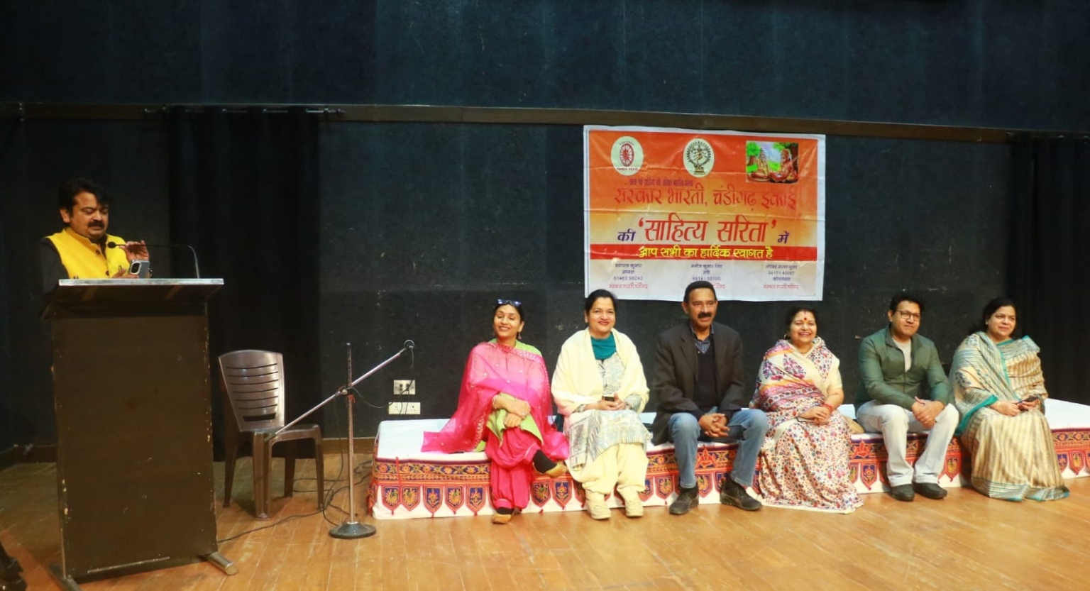 खोटे सिक्के अब बाज़ार चलाने लगे हैं… डॉ. अनीश गर्ग