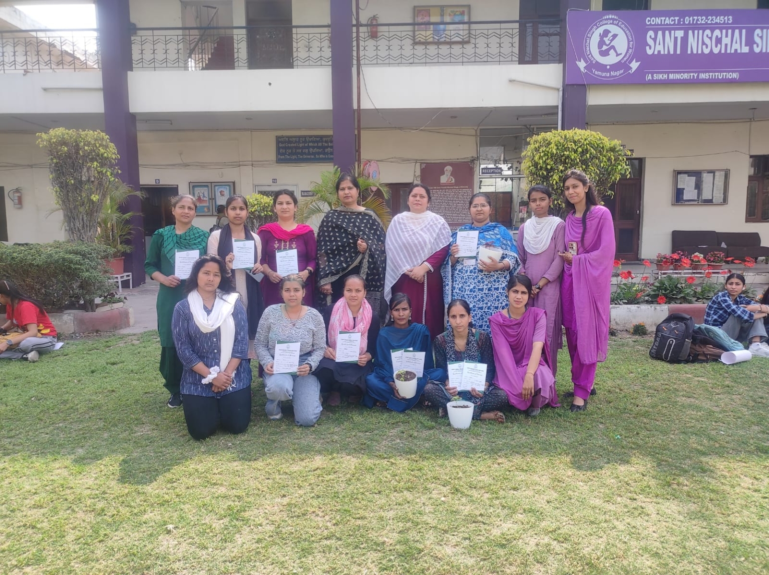 संत निश्चल सिंह कॉलेज ऑफ़ एजुकेशन फॉर वूमेन में स्प्रिंग फ्लावर शो और प्रतियोगिता आयोजित