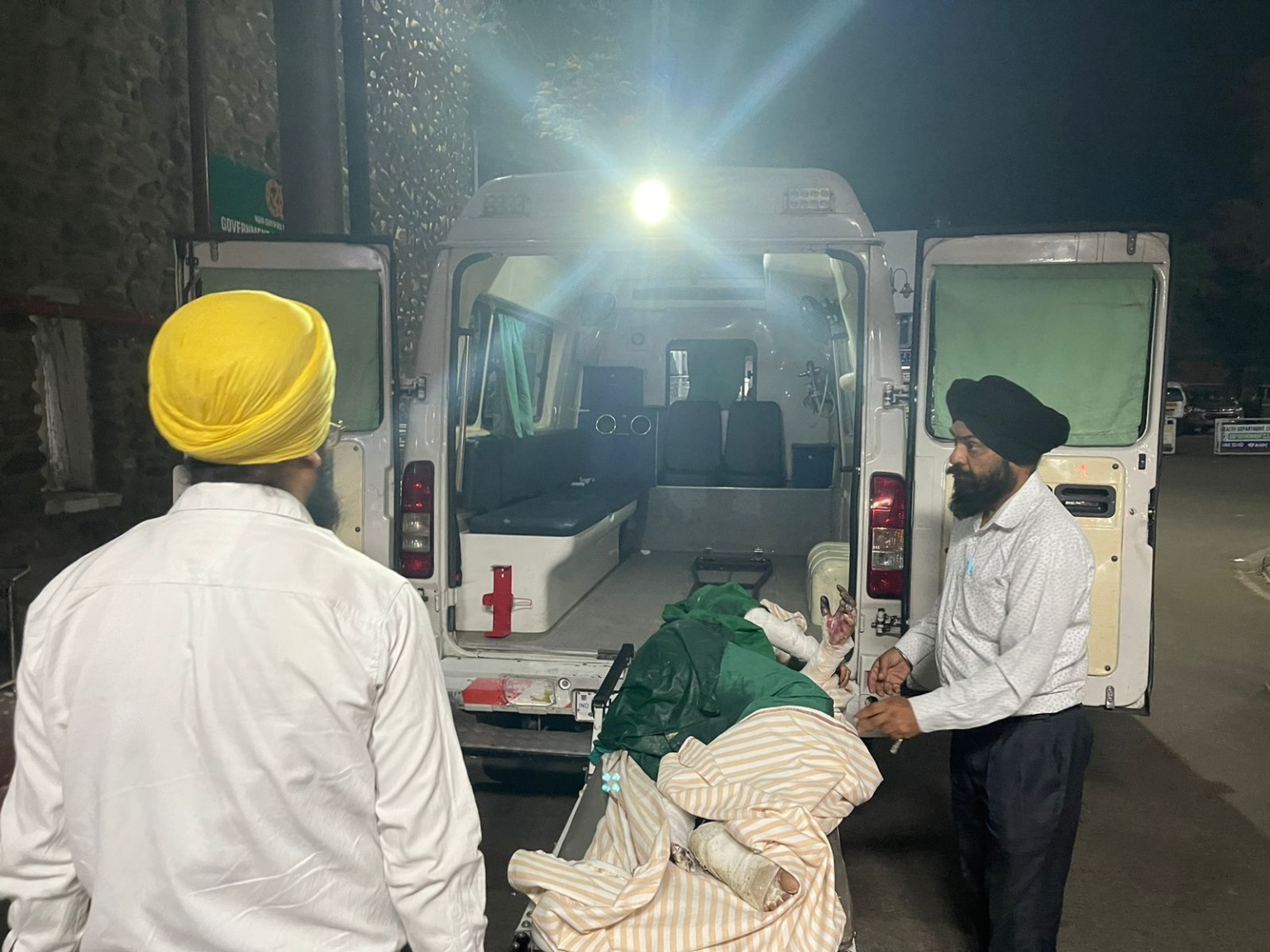 सेक्टर 35 पार्क में युवती को जिंदा जलाया