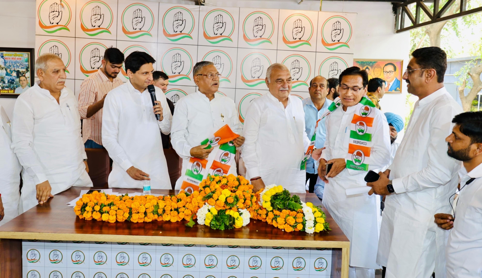 एक और पूर्व विधायक ने थामा कांग्रेस का दामन