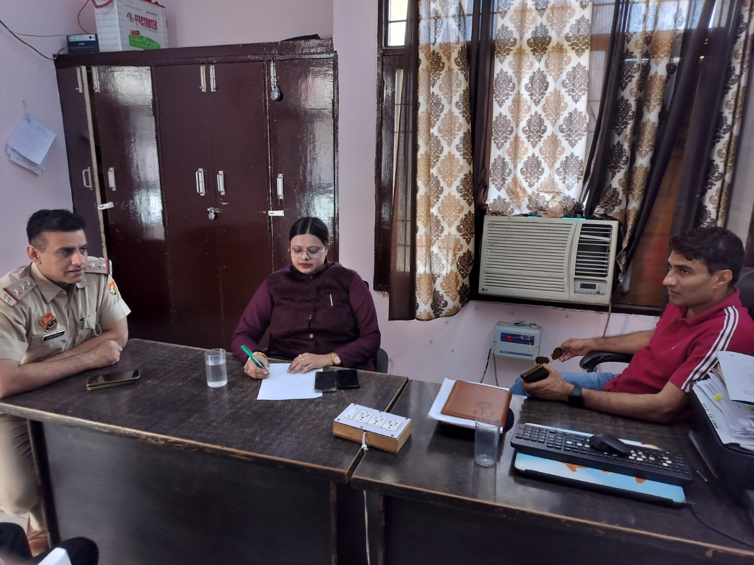 महिला के हत्या मामले पर थाने पहुंची सोनिया