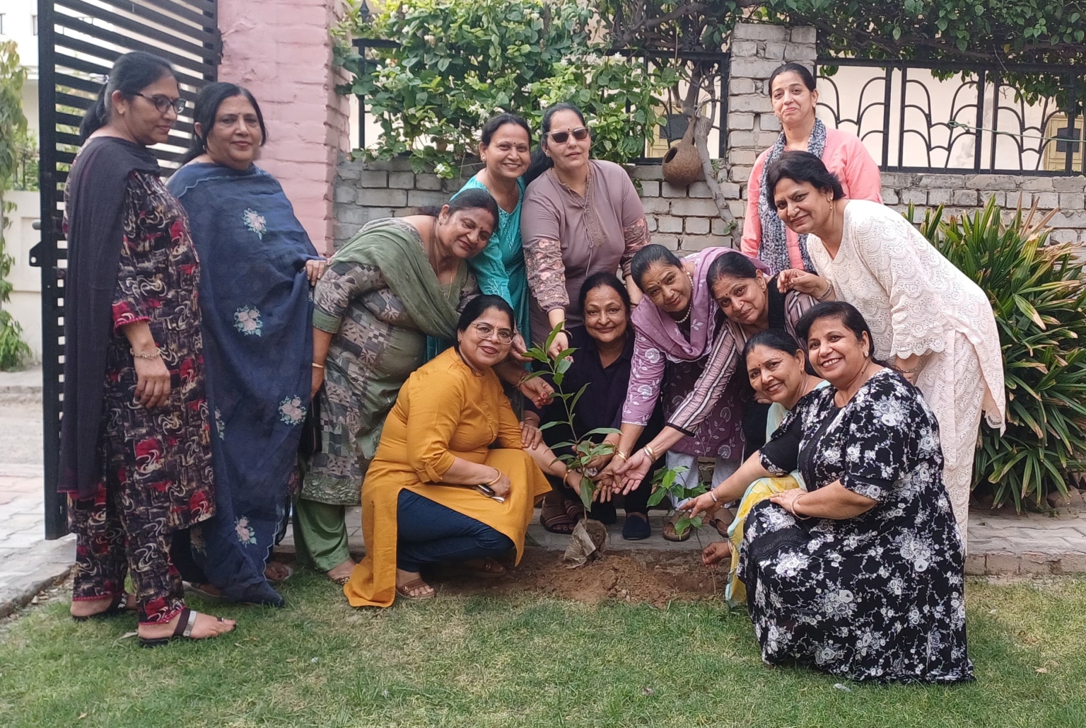 पर्यावरण की शुद्धता के लिए पौधे लगाना और उनका रखरखाव करना बहुत जरूरी: शोभा माहेश्वरी