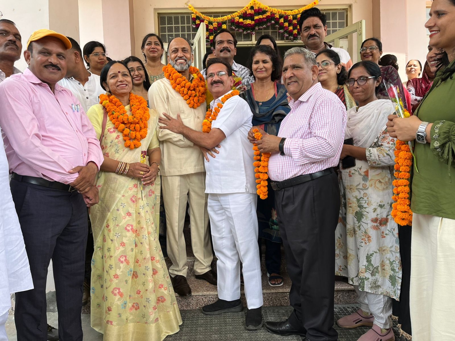 “राजकीय महिला महाविद्यालय हिसार के प्राचार्य डॉ रमेश आर्य हुए सेवा निवृत्ति”