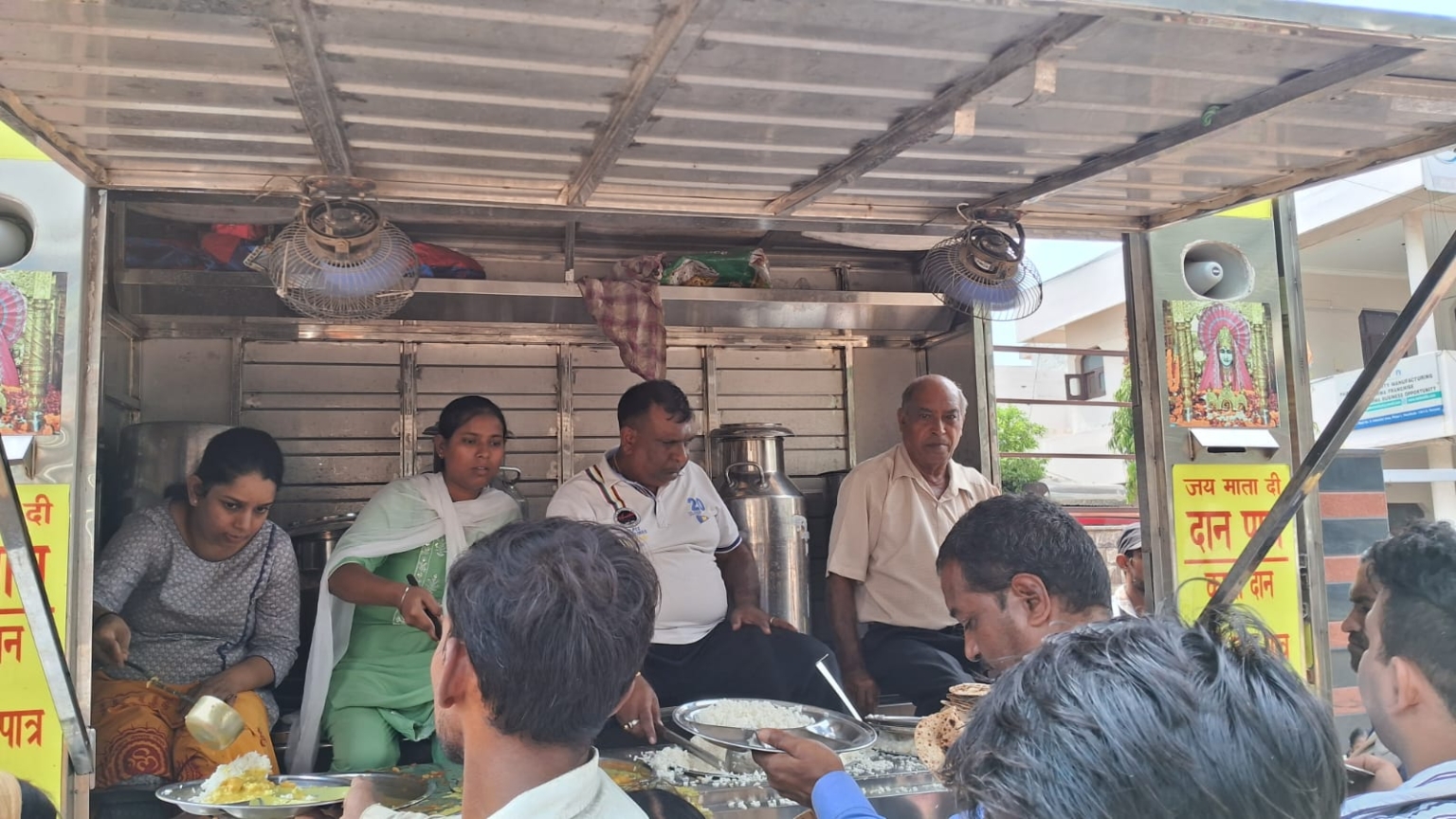 पितृ पक्ष के उपलक्ष पर श्री श्याम करुणा फाउंडेशन