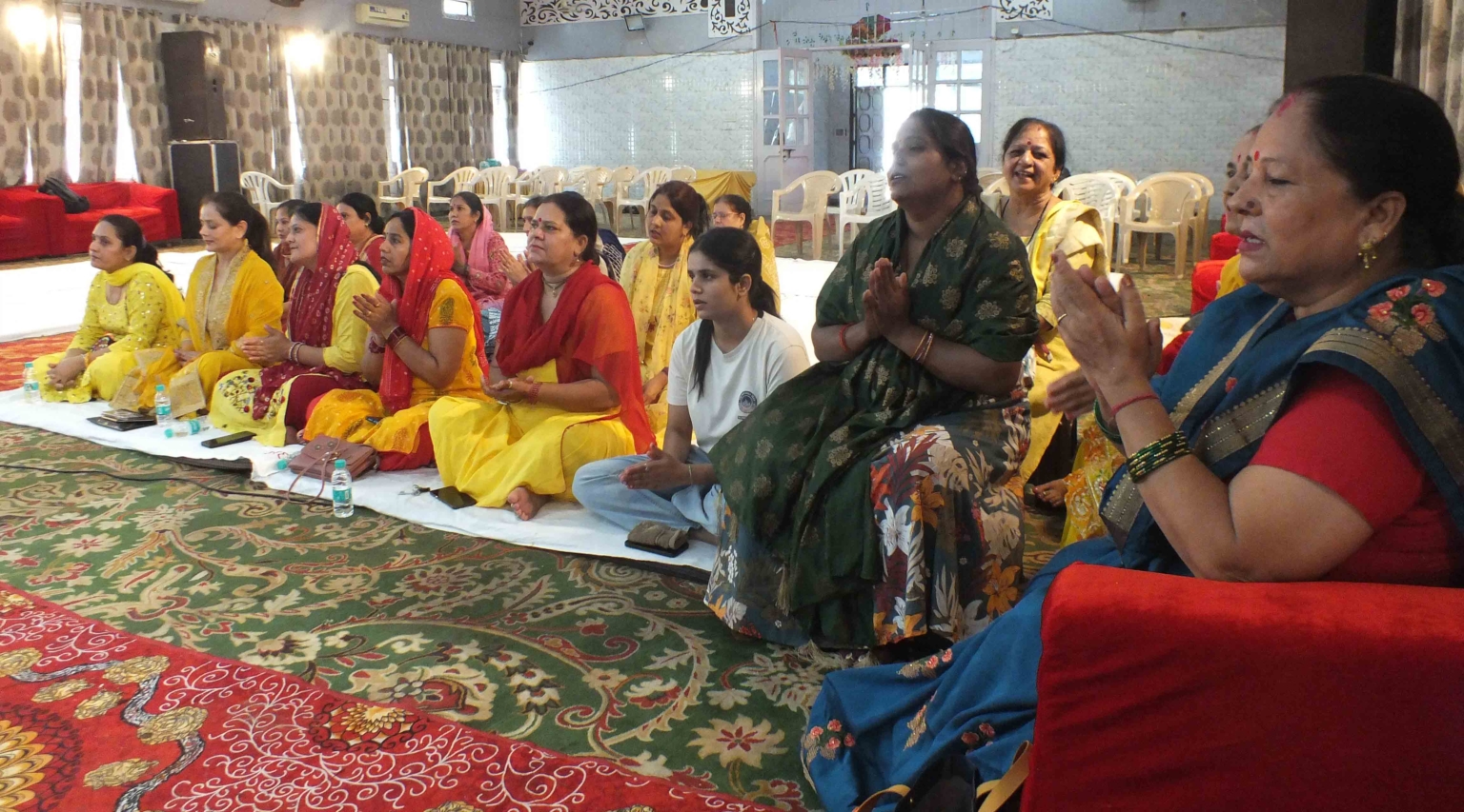 जीते जी करें माता-पिता की सेवा, फिर मिलेगा पितृ प्रशाद