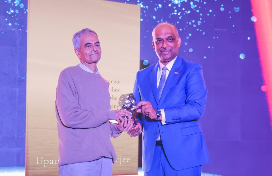 उपमन्यु चटर्जी की पुस्तक ‘लोरेंजो सर्चेज फॉर द मीनिंग ऑफ लाइफ’