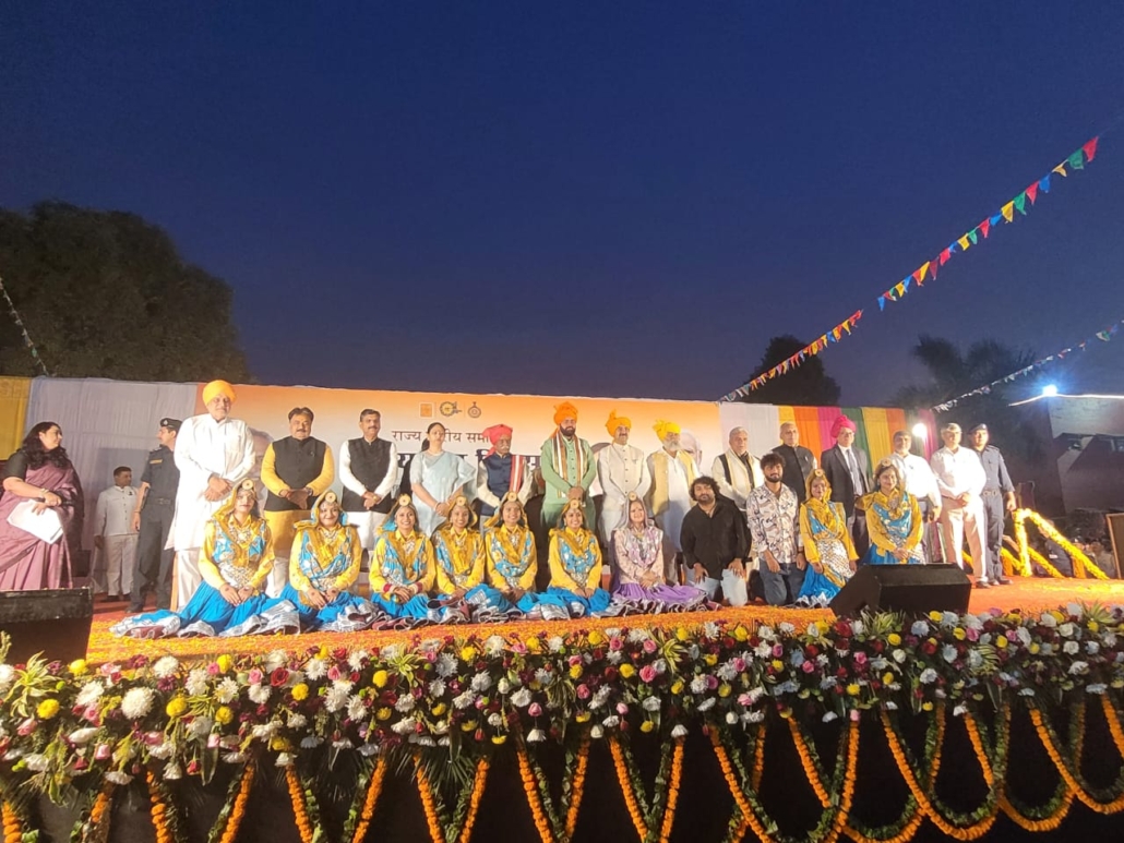 जी एन जी कॉलेज की डांस की टीम ने किया हरियाणा दिवस पर शानदार  प्रदर्शन