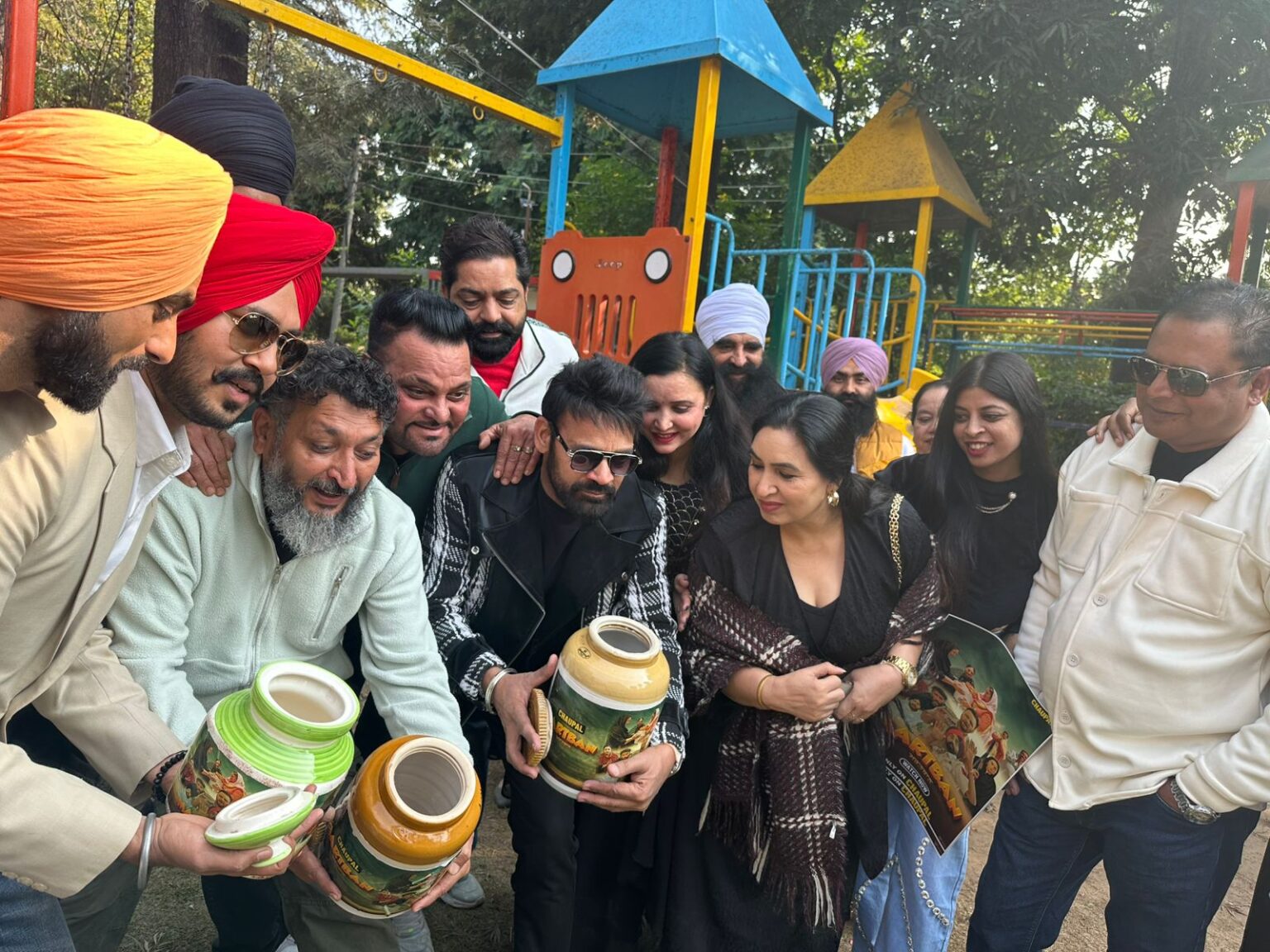 हंसी का पॉवर हाउस है मर्तबान के एक्टर्स की टोली powerhouse of laughter