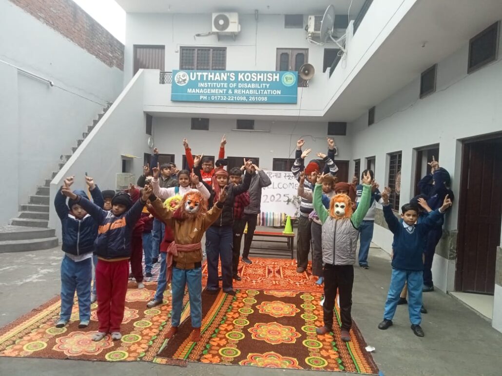 रंगारंग कार्यक्रम प्रस्तुत कर दिव्यांग बच्चो ने किया नव वर्ष का आगाज Disabled children