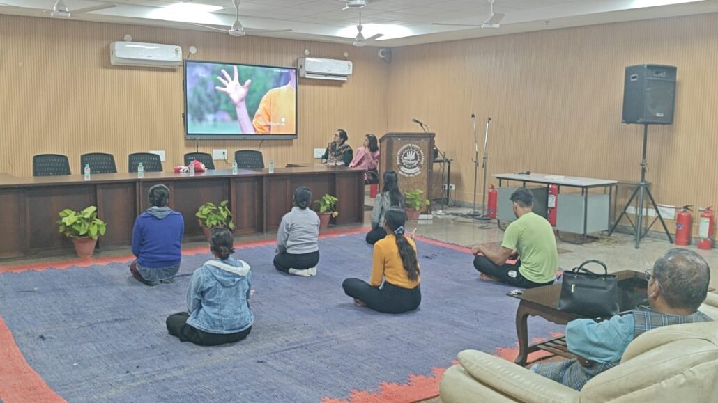 योग और ध्यान पर कार्यशाला का आयोजन yoga and meditation