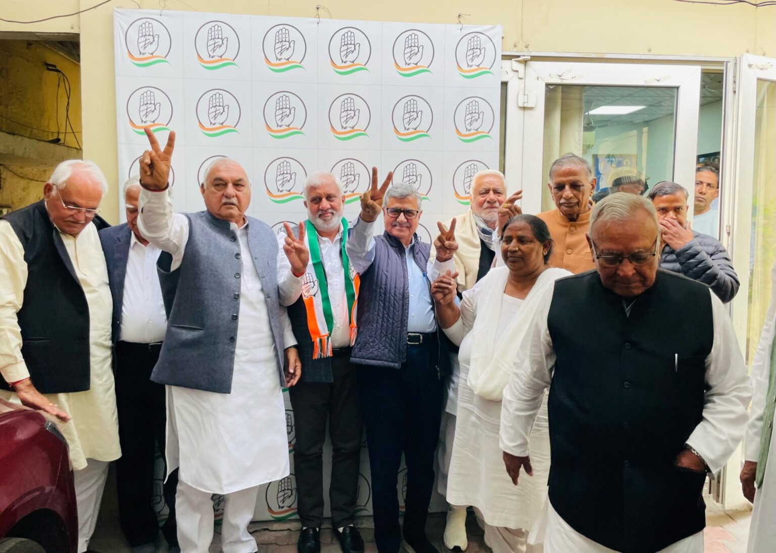 हरियाणा में चल रही हवा-हवाई सरकार :हुड्डा superficial