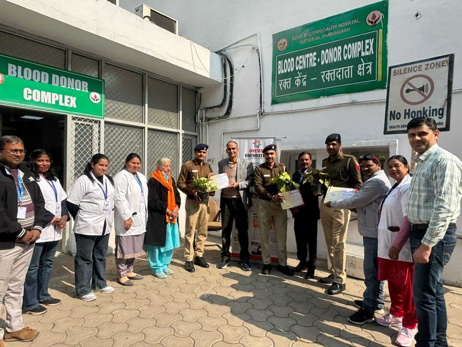 वन वे फाउंडेशन ने लगाया रक्तदान शिविर One Way Foundation