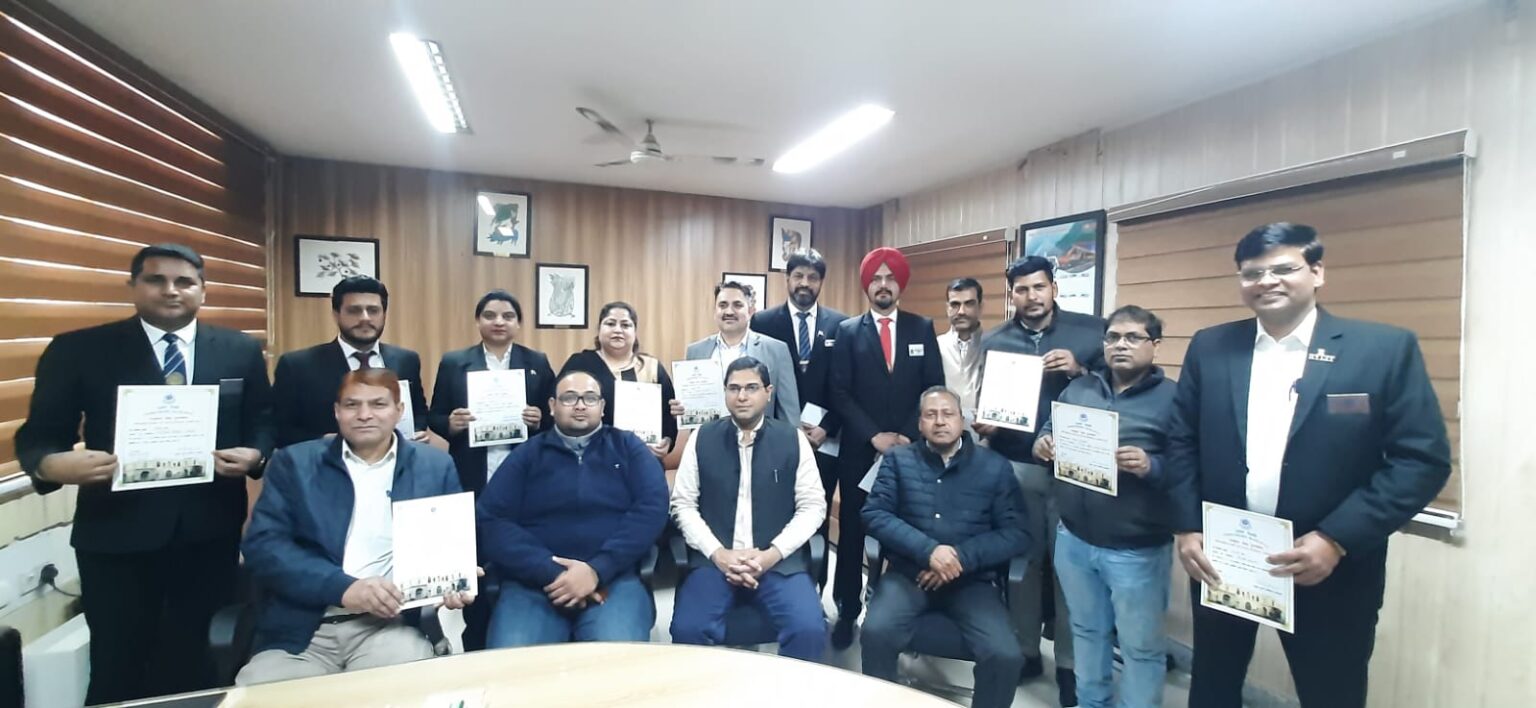 उत्तर रेलवे के अधिकारियों व कर्मचारियों को ‘उत्कृष्ट सेवा पुरस्कार ‘ Excellent Service Award