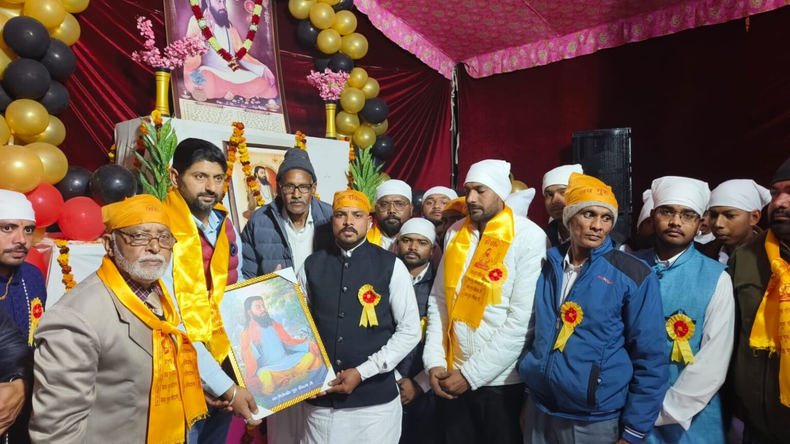 युवा कांग्रेसी नेता आकाश बतरा गाँव फतेहगढ़ में गुरु रविदास जागरण में पहुँचे Guru Ravidas