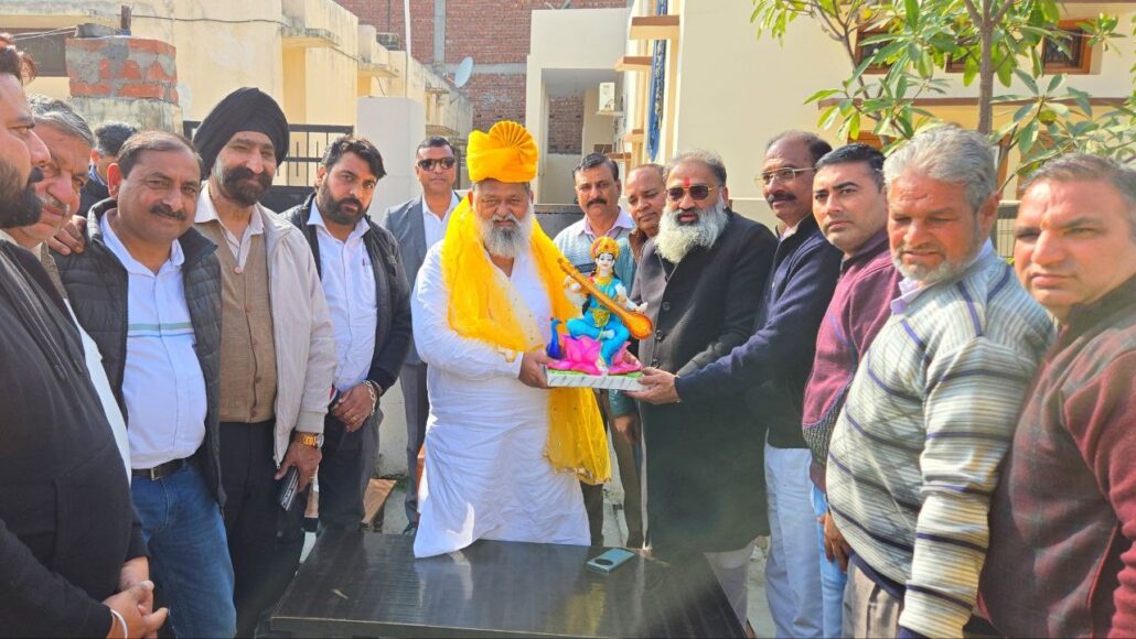 देश में मोदी और हरियाणा में अनिल विज मेरे लिए भगवान समान : वीरेश शांडिल्य Anil Vij