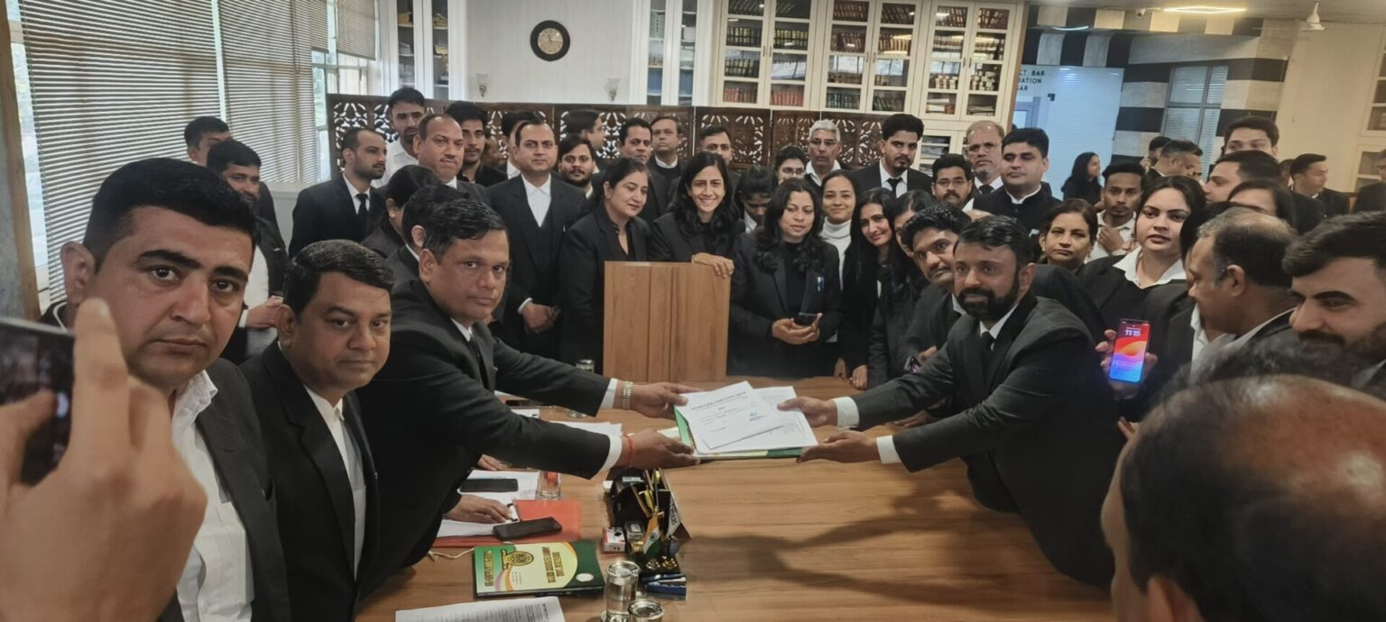 नामांकन के पहले दिन आये कुल 4 उम्मीदवार  bar Association