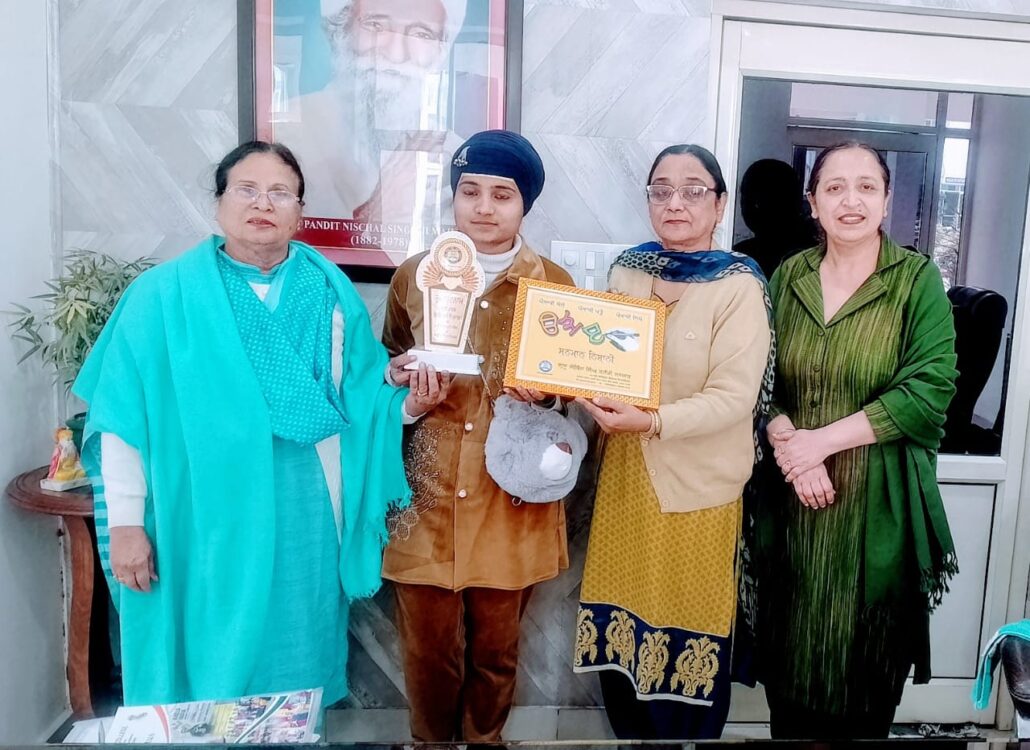 जी.एन.जी कॉलेज की छात्राओं ने जीता राज्य स्तरीय पंजाबी टप्पे और लोक बोलियों मुकाबला GNG