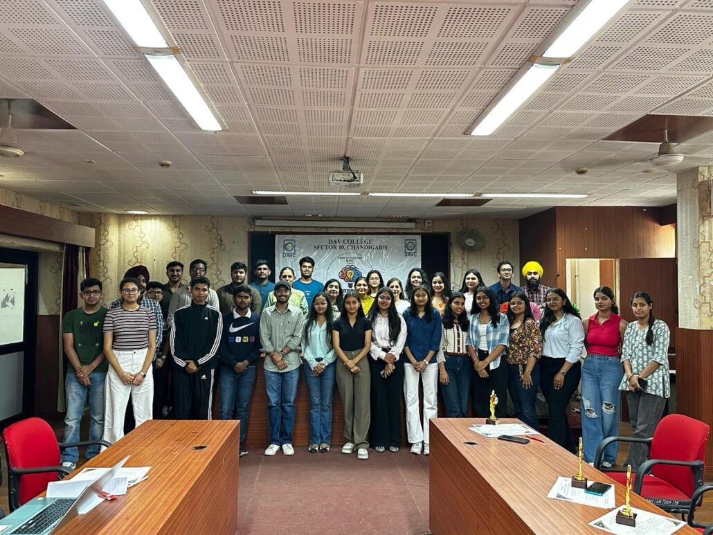 क्विज़ क्वेस्ट क्विज़ोमर्स-2025 आयोजित Quiz Quest Quizomers-2025