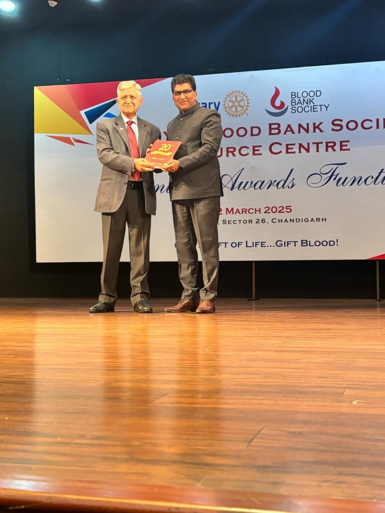 शिवानन्द चौबे मेमोरियल चेरिटेबल ट्रस्ट 8वीं बार स्टार शिविर आयोजक सम्मान से सम्मानित Chaubey Memorial