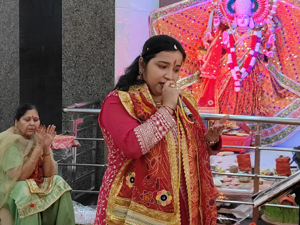 शिव मंदिर, एम.सी. कालोनी में माता की चौकी में घंटों झूमे श्रद्धालु Shiv Mandir