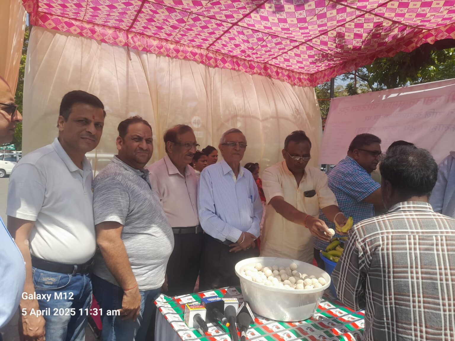 नवरात्रि की अष्टमी पर श्री सनातन समाज चैरिटेबल ट्रस्ट द्वारा फलाहार भंडारे का आयोजन Shree Sanatan Samaj