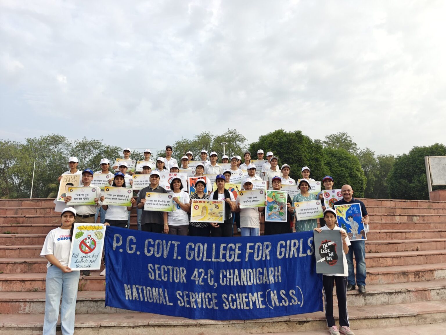 पीजीजीसीजी-42 ने नशा मुक्त चण्डीगढ़ के लिए पदयात्रा निकाली PGGCG-42