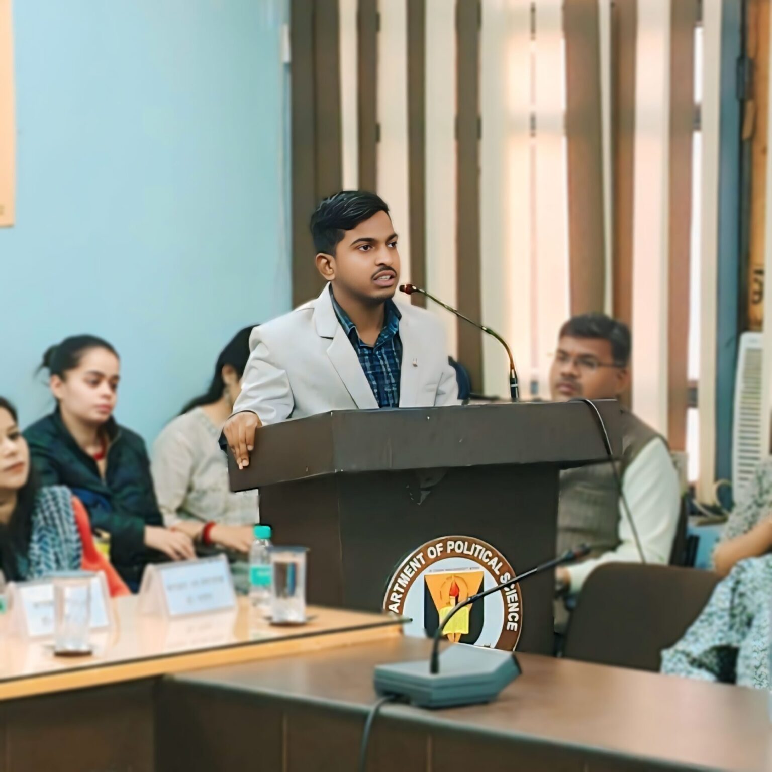 एकात्म मानवदर्शन पर राष्ट्रीय संगोष्ठी में शोधपत्र किया प्रस्तुत Ashish Rajput