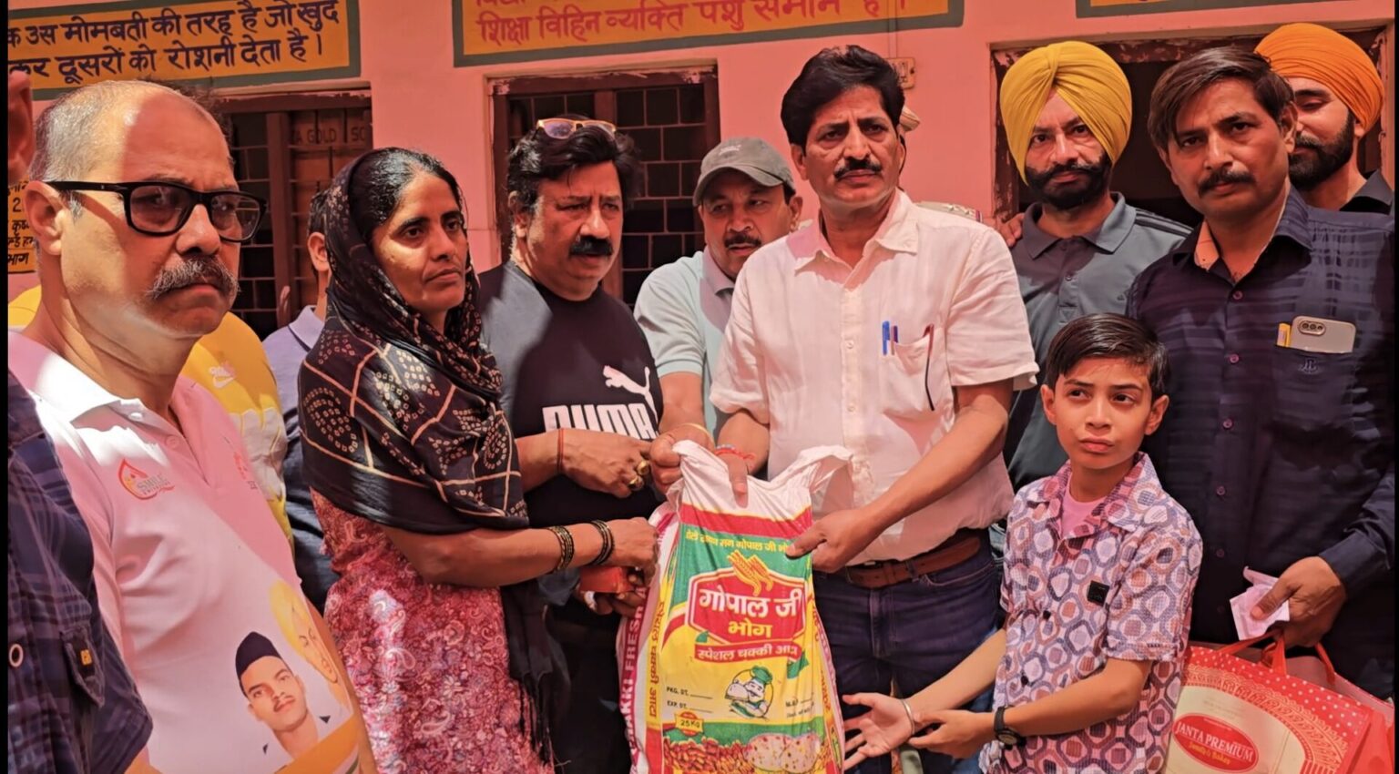 श्री डीबीएन परिवार द्वारा बड़े सरकार जी के जन्मोत्सव पर रक्तदान शिविर लगाया गया DBN family