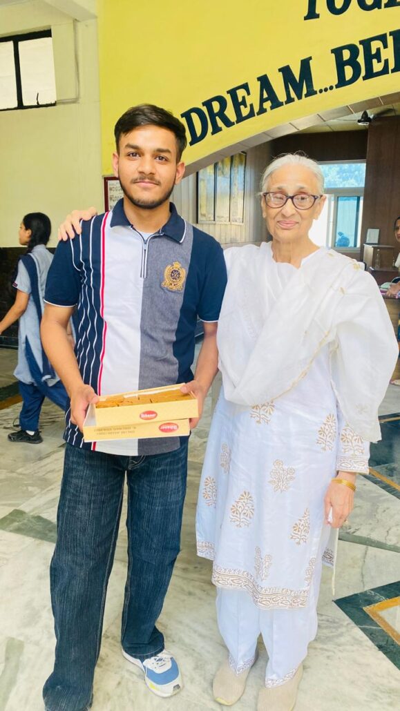 स्प्रिंगफील्ड्स पब्लिक स्कूल के विद्यार्थियों ने 12वीं के परिणाम में उत्कृष्ट प्रदर्शन किया Springfields Public School