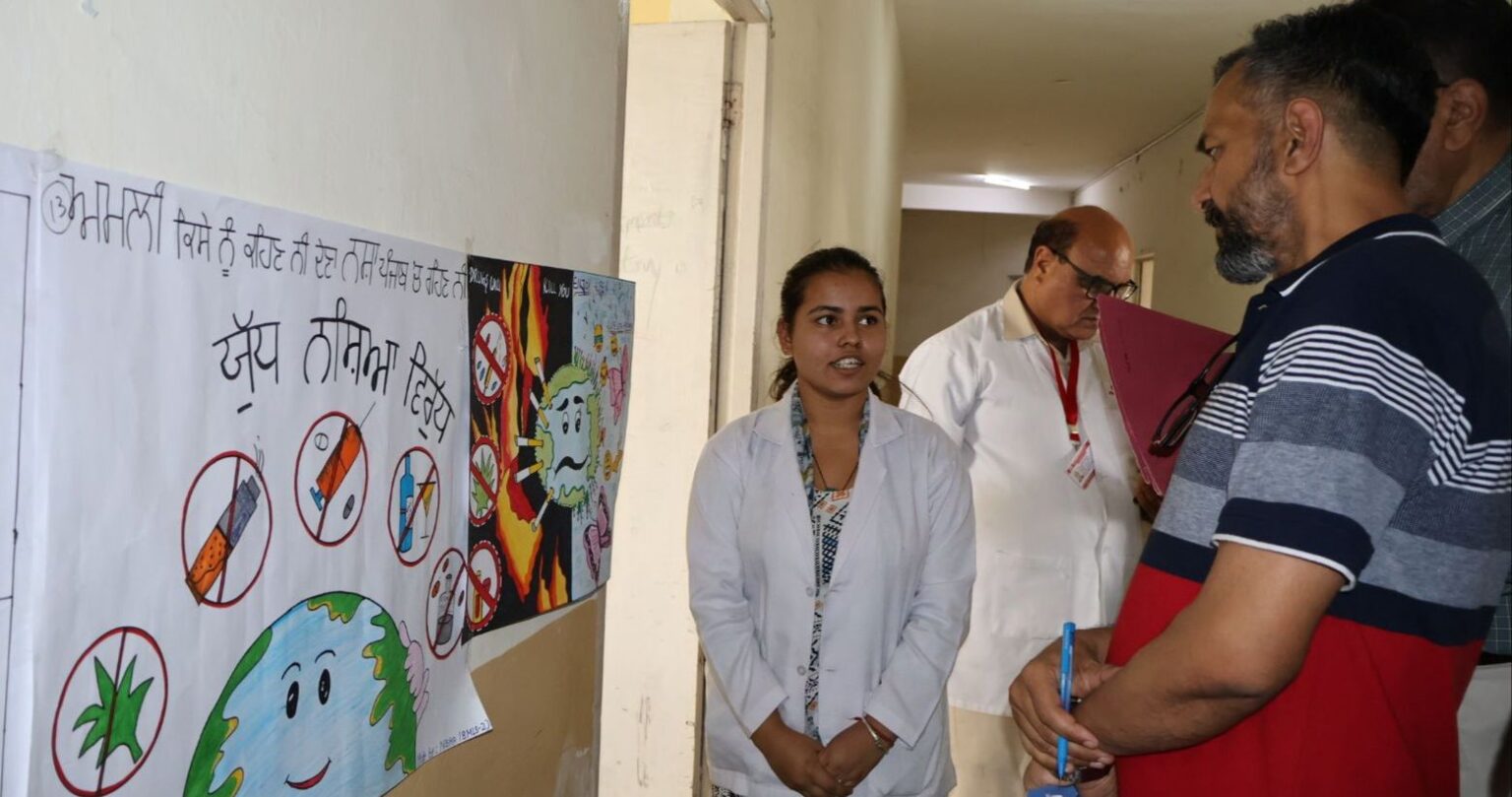 “युद्ध नाशियां विरुद्ध” डॉल्फिन पीजी कॉलेज में जागरूकता सेमिनार "War against destruction"