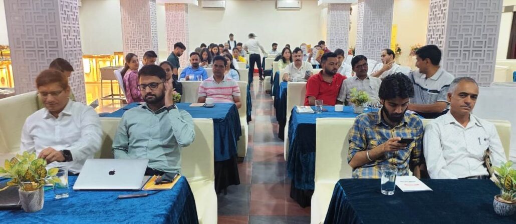 हमीरपुर में सेंटर पार्टनर के लिए ट्रेनिंग प्रोग्राम आयोजित Hamirpur