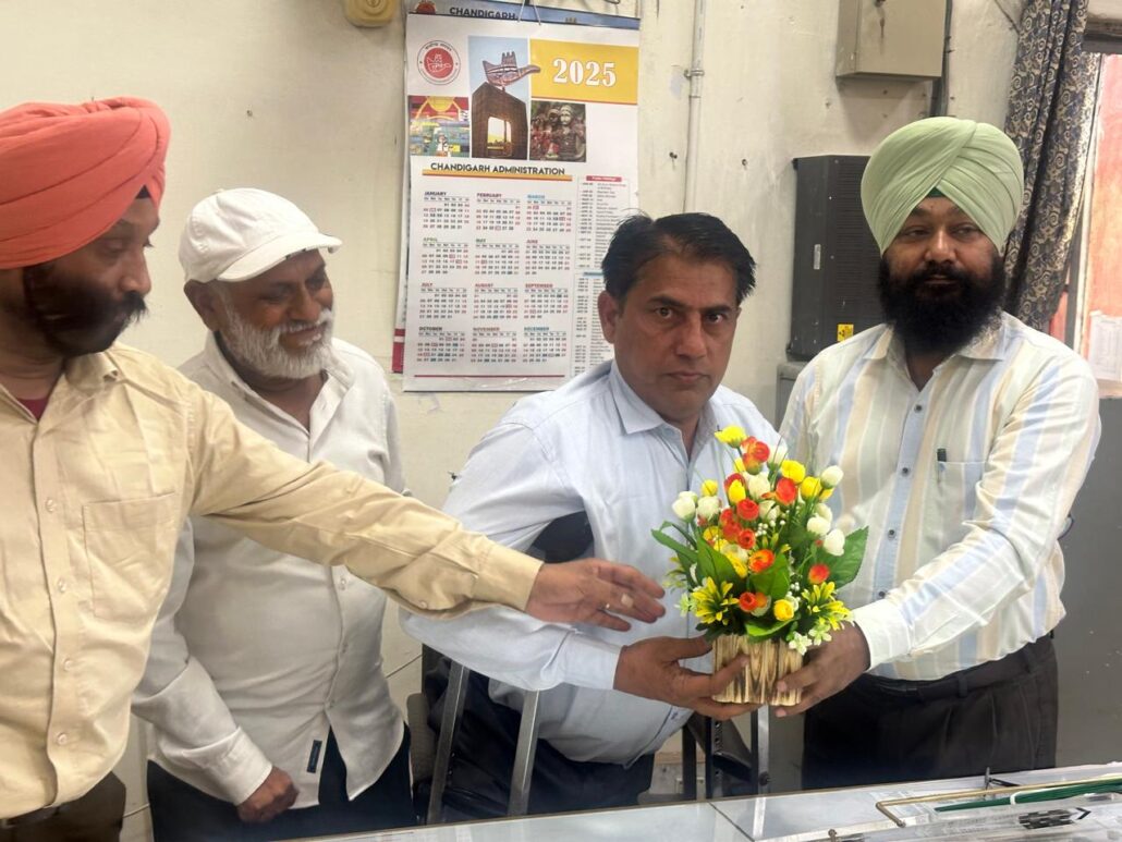 फि. हैं. ए. ने दिव्यांगों के मददगार हरमेश कुरड़ी को पदोन्नति मिलने पर सम्मानित किया Harmesh Kurdi