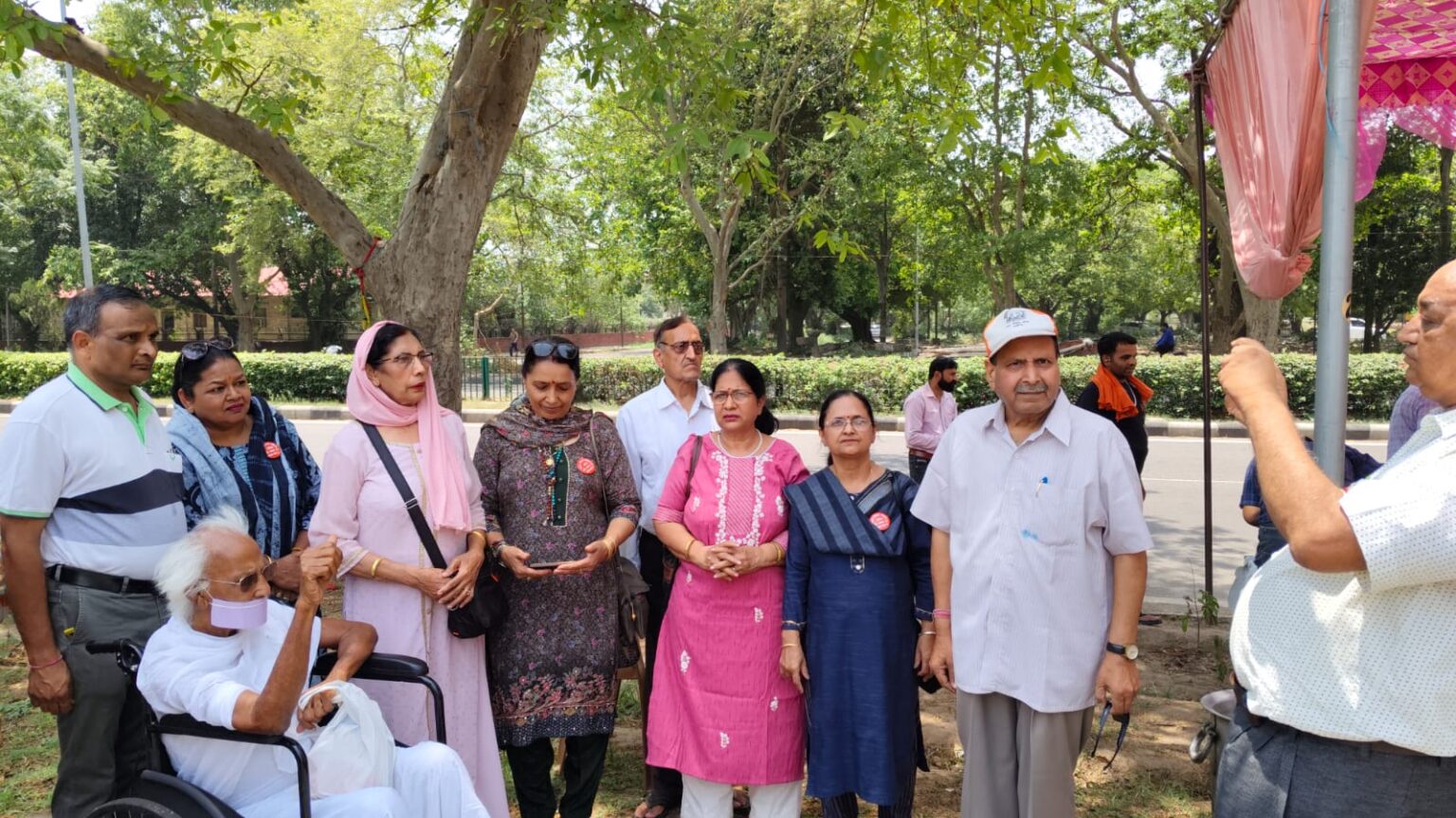 भारत विकास परिषद शाखा नॉर्थ 5 द्वारा मीठी और ठंडी लस्सी का लंगर Bharat Vikas Parishad